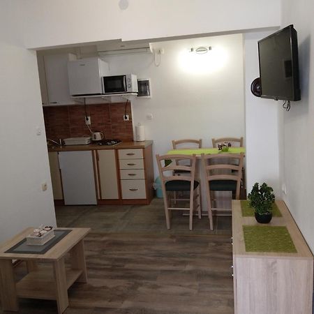 Ulica Zitna Xxvii Br.12 Apartman Ljevar Apartment Vir Exterior photo